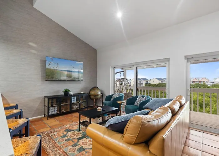 Newly Renovated, Water Views, 2 Bd *