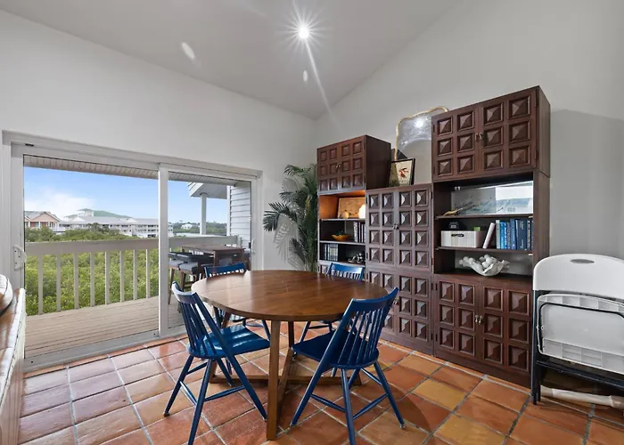 Newly Renovated, Water Views, 2 Bd Apartment Clearwater Beach