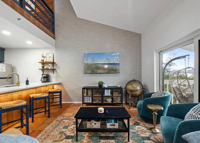 Apartment Newly Renovated, Water Views, 2 Bd