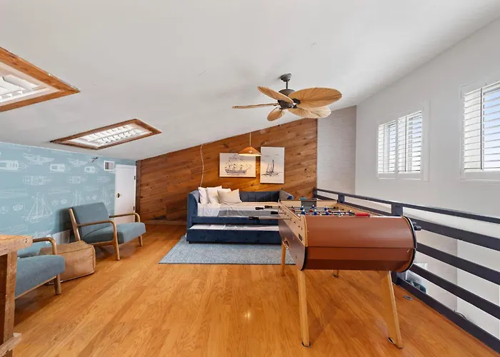 Newly Renovated, Water Views, 2 Bd * Clearwater Beach