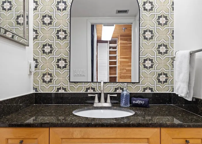 Newly Renovated, Water Views, 2 Bd