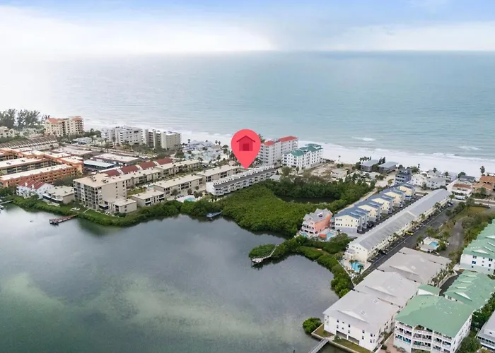 Newly Renovated, Water Views, 2 Bd * Clearwater Beach